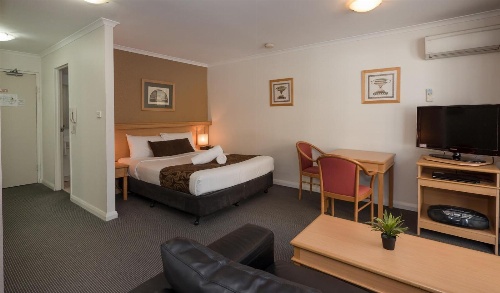 Napoleon On Kent Hotel image 3