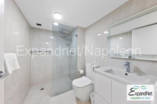 Napoleon On Kent Hotel image 35